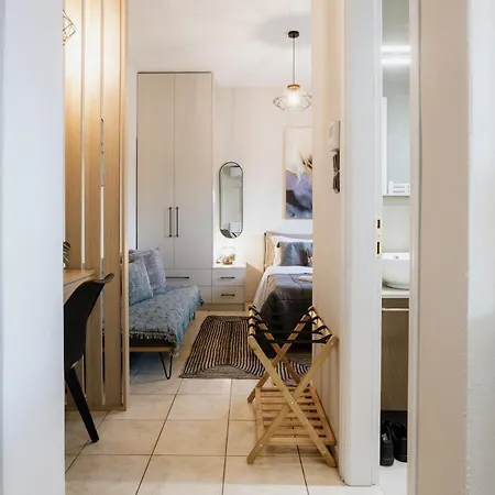 Zoe's Luxury Living