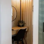 Daire Zoe's Luxury Living