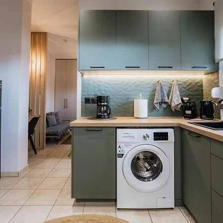 Zoe's Luxury Living *