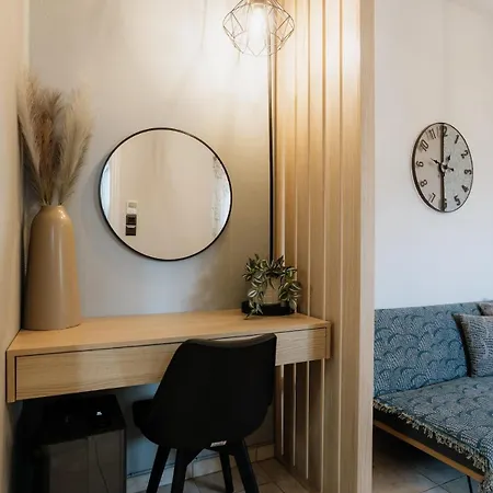 Zoe's Luxury Living