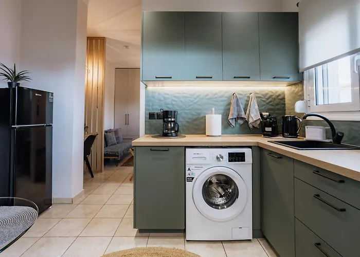 Zoe's Luxury Living *